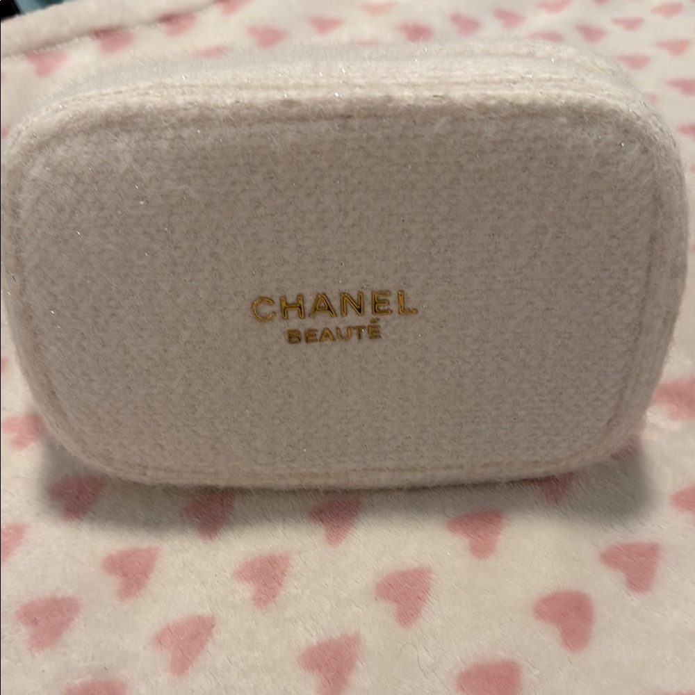 CHANEL White Elegant Cosmetic Case